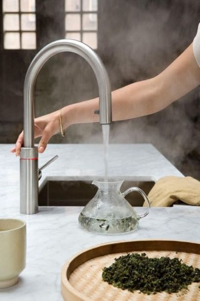 Quooker with instant boiled water in use