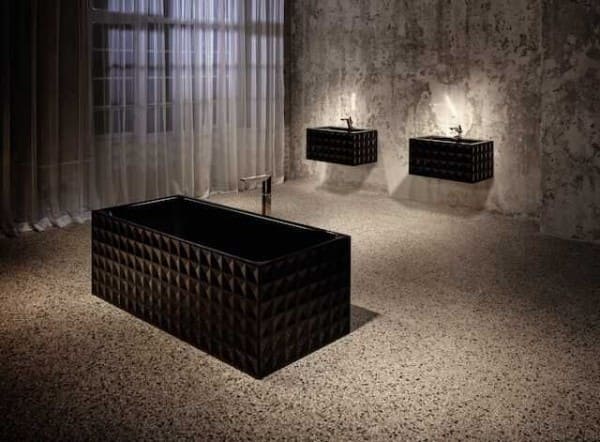 Bette black bathtub