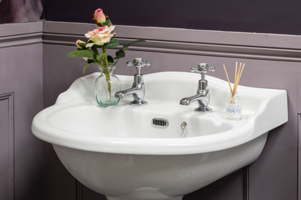 Freestanding Basin Bayswater Porchester White 500 mm | 2 Tap Holes